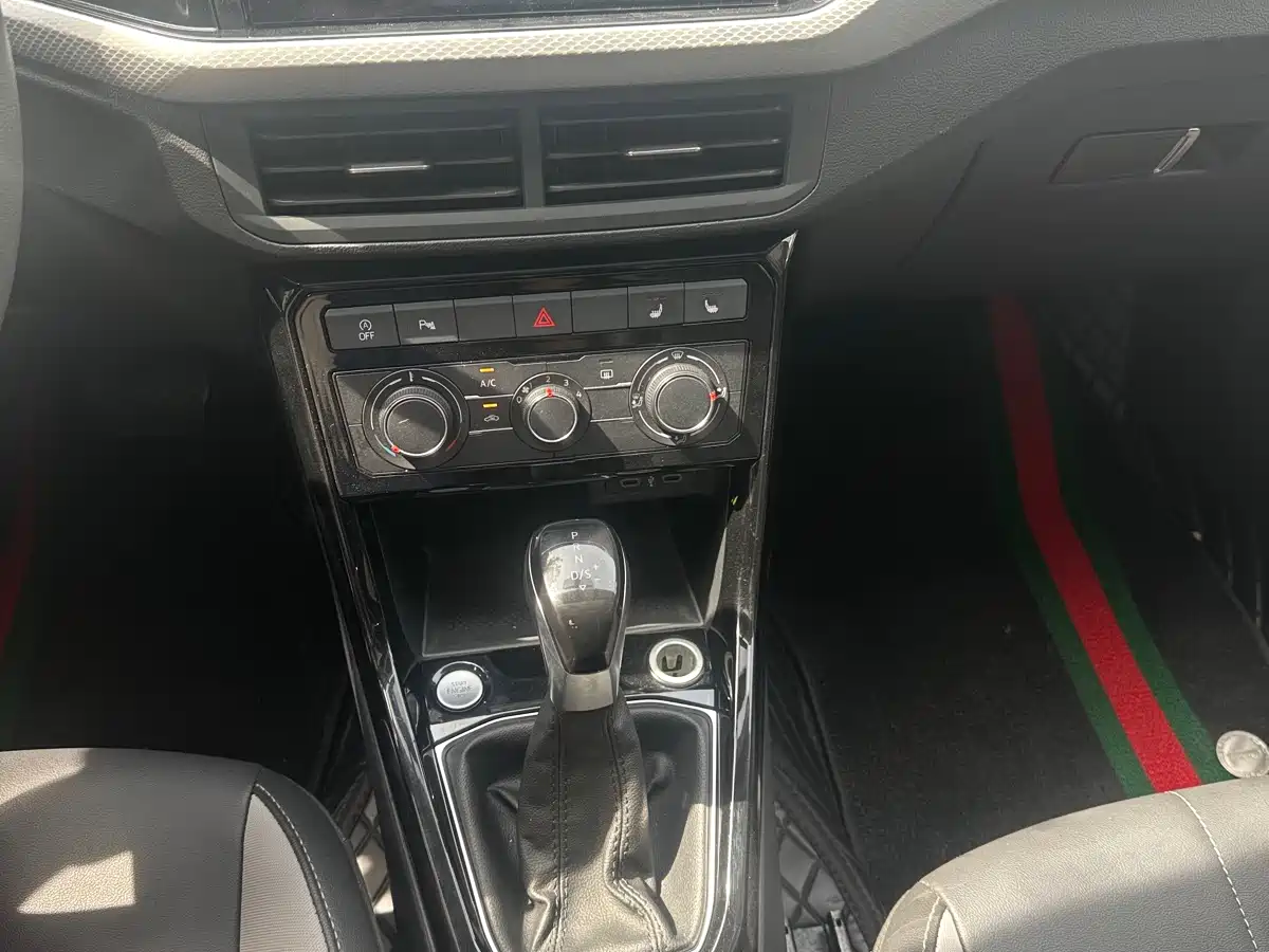 Volkswagen Tanying 2021 1.5L Automatic Smart Connect Edition фото 14