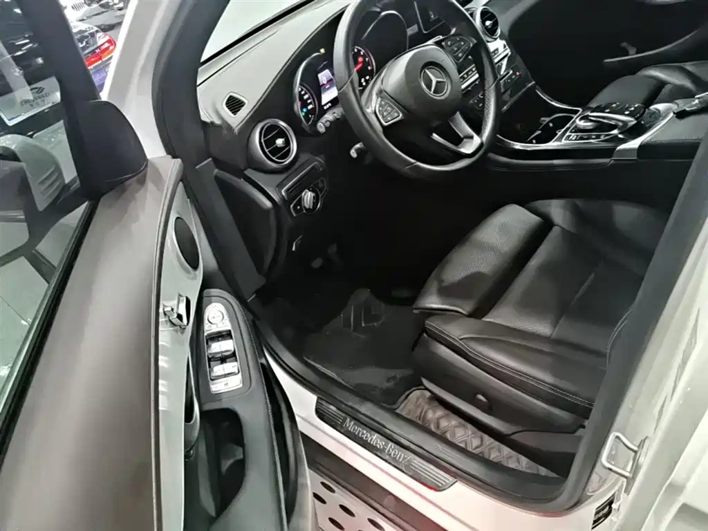 Mercedes-Benz GLC 2016 GLC 200 4MATIC фото 16