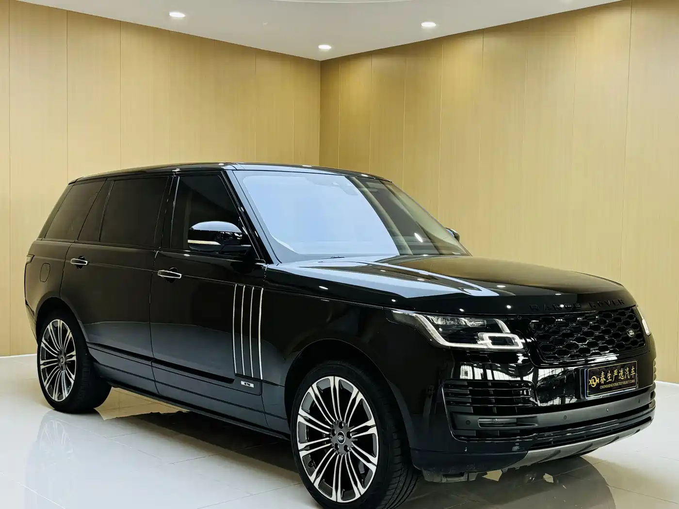 Land Rover Range Rover 2019 3.0 SC V6 Heritage Extended Edition фото 3