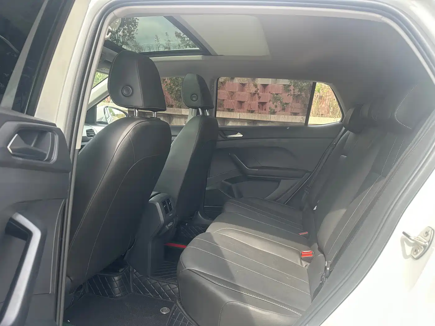 Volkswagen Tanying 2021 1.5L Automatic Smart Connect Edition фото 5