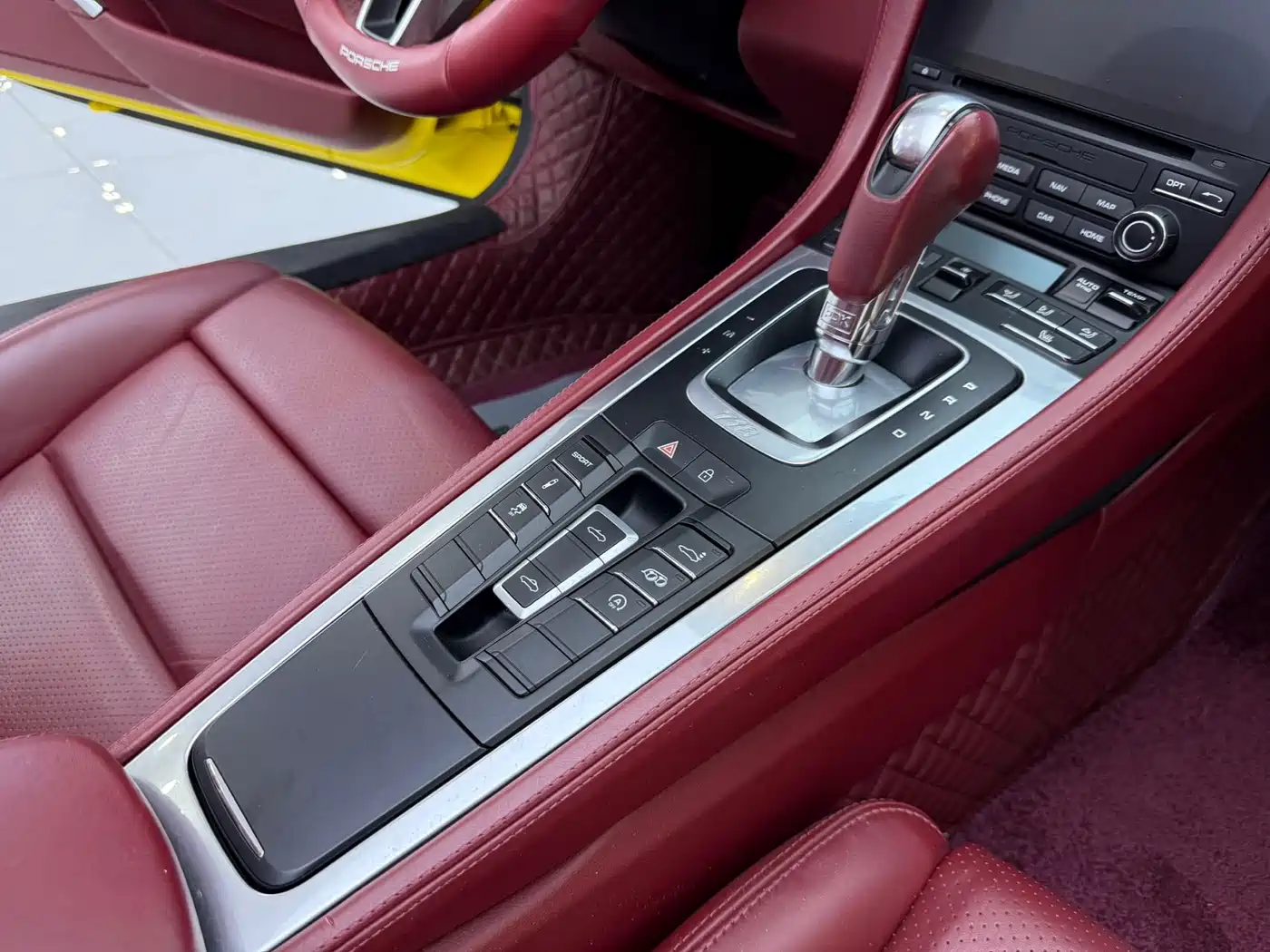 Porsche 718 2020 Boxster 2.0T фото 15