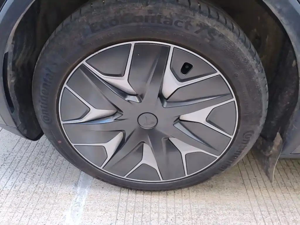 Tesla Model Y L 2025 2025 Facelift Long Range AWD