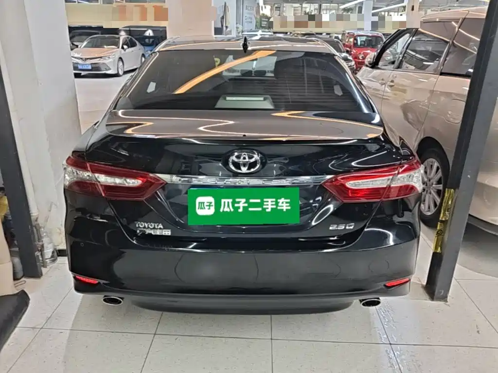 Фото 6 - Toyota Camry