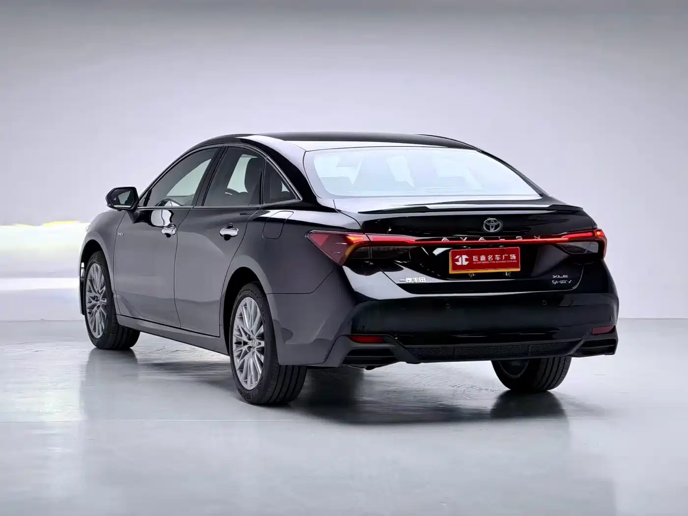 Toyota Avalon 2024 Model Hybrid 2.5L XLE Prestige Edition фото 4