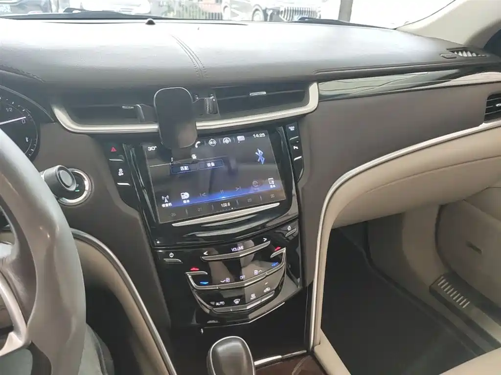 Cadillac XTS 2017 28T Technology фото 13