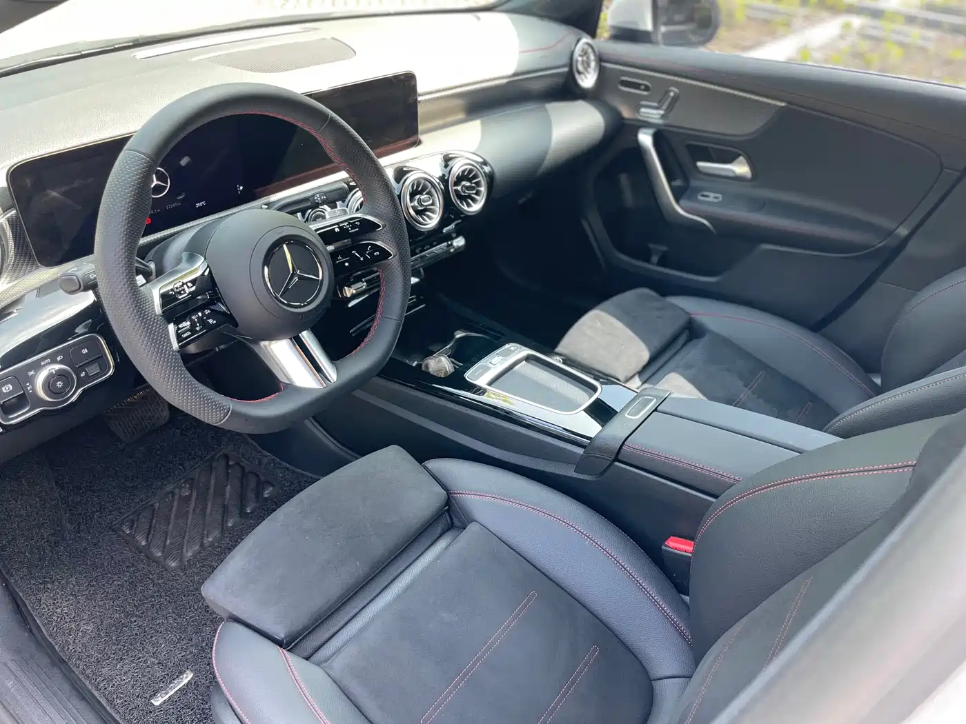 Mercedes-Benz A-Class 2025 Facelift A 200 L Fashion Edition фото 3