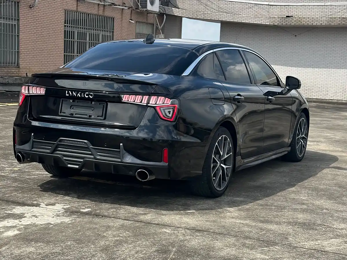 Lynk & Co 03 2018 1.5TD DCT Power Pro Version China V фото 9