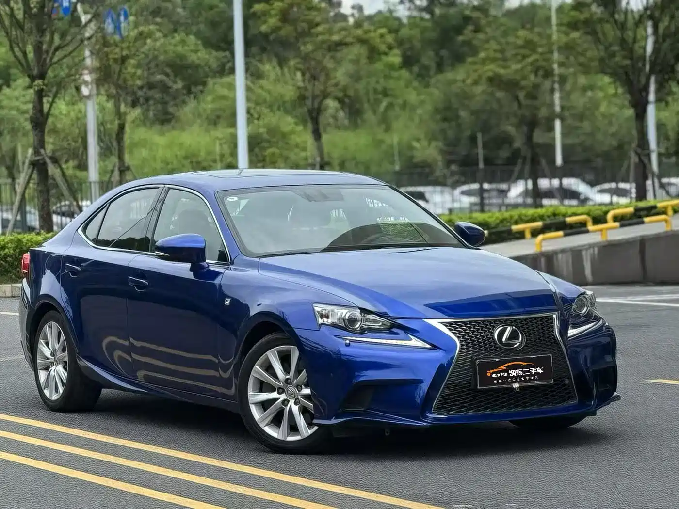 Photo 3 - Lexus IS
