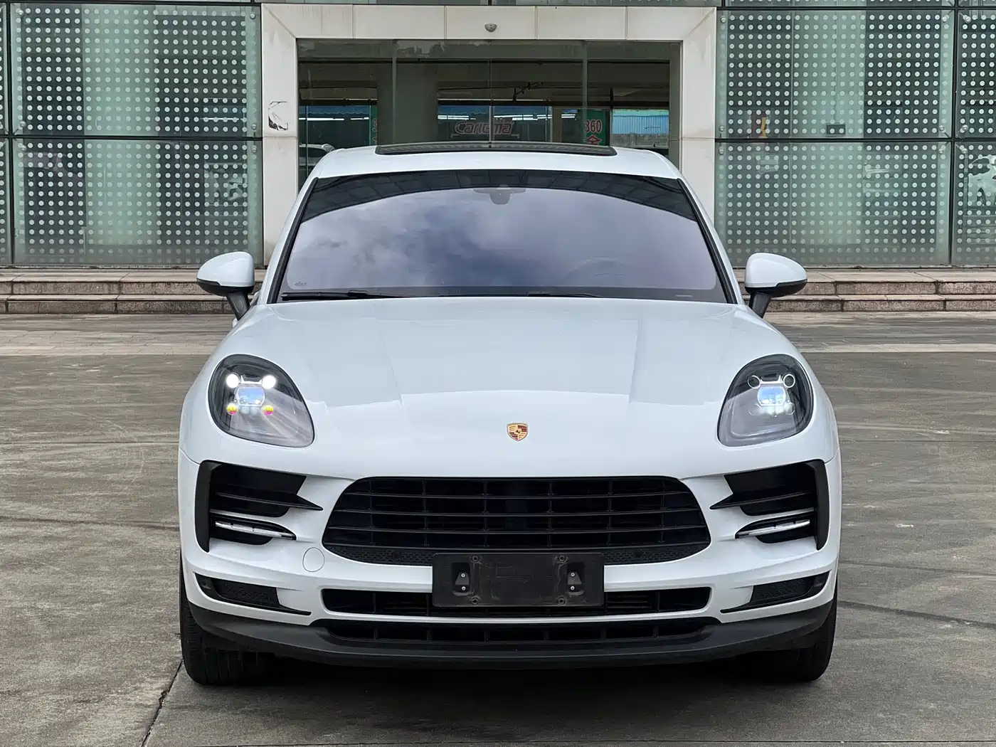 Porsche Macan 2018 Macan 2.0T фото 2