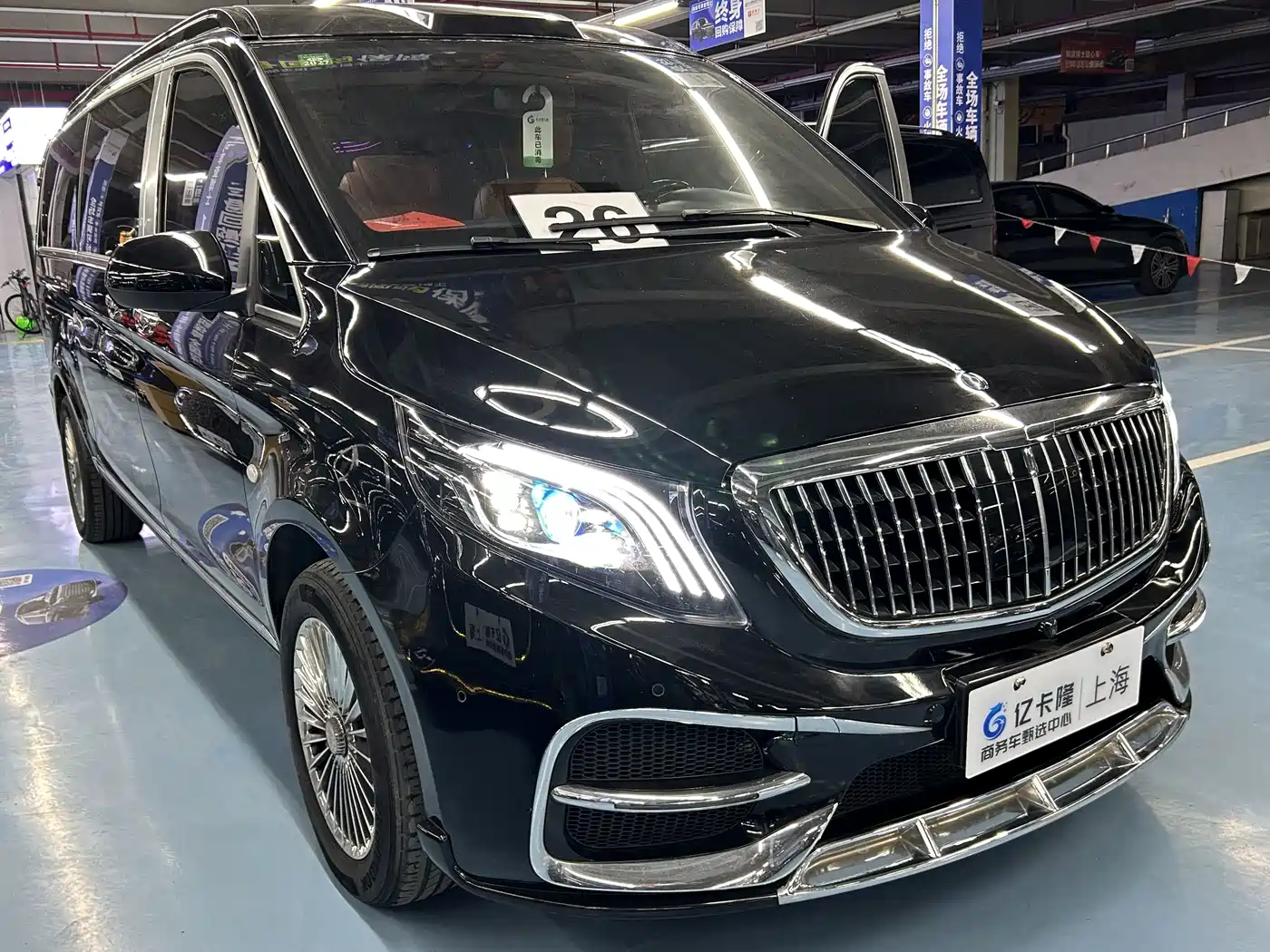 Mercedes-Benz Vito 2023 2.0T Business 7-Seater фото 2