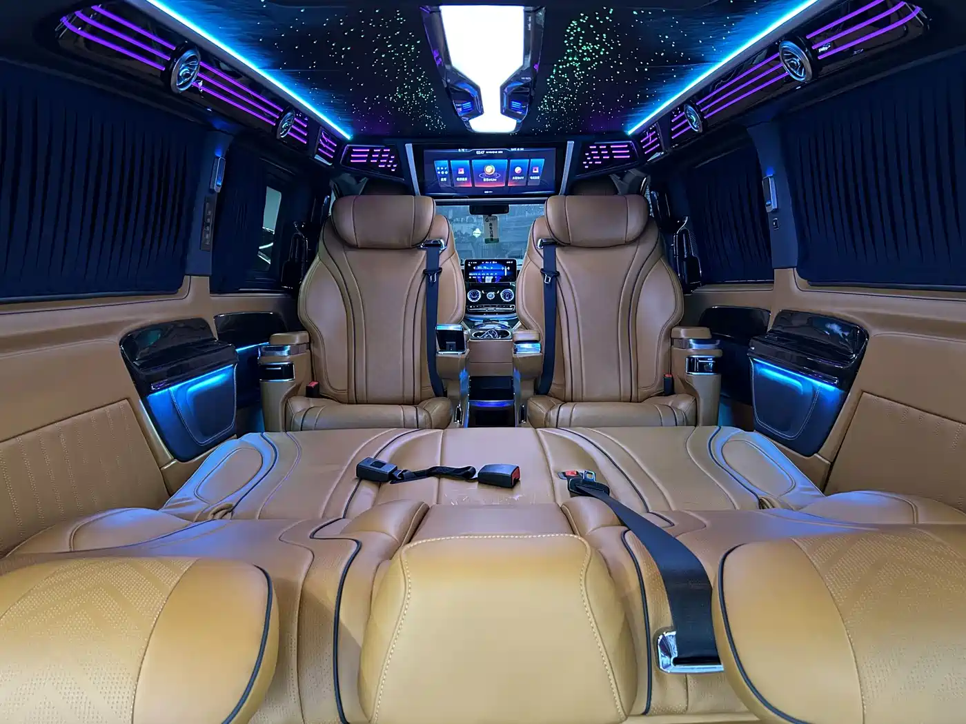 Mercedes-Benz Vito 2023 2.0T Business 7-Seater фото 27