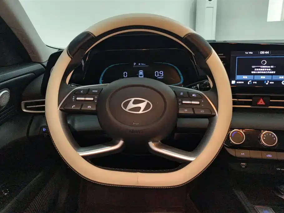 Hyundai Elantra 2023 1.5L CVT GLX Elite Edition фото 15