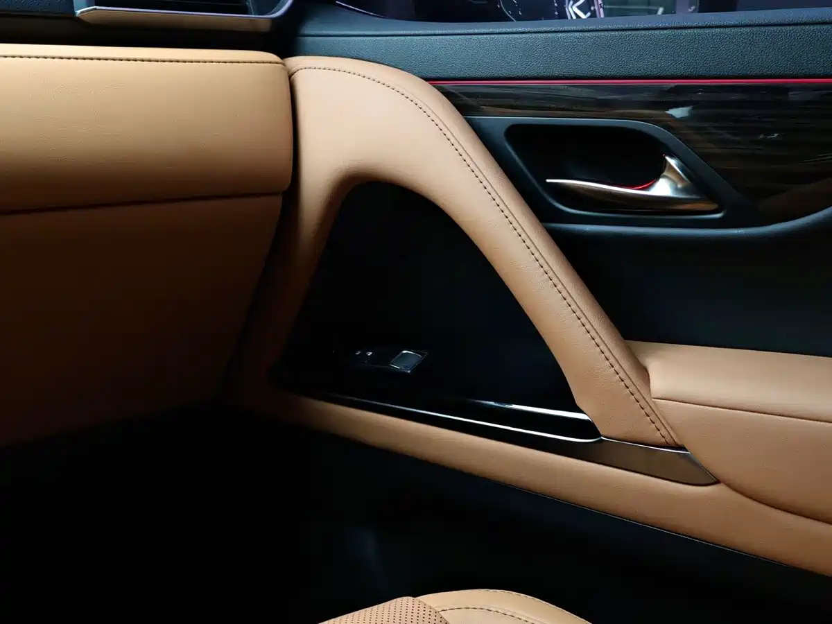 Lexus LX 2025 700h Boundary Edition фото 18