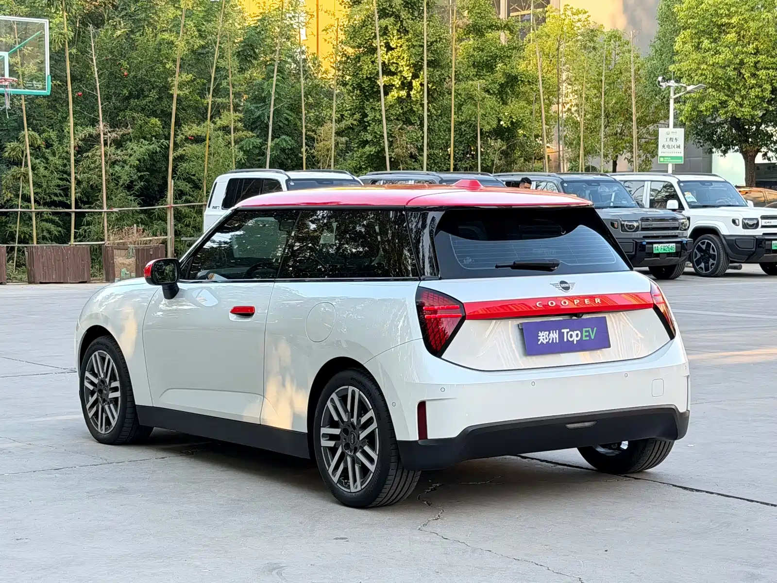 Фото 7 - MINI Electric MINI COOPER