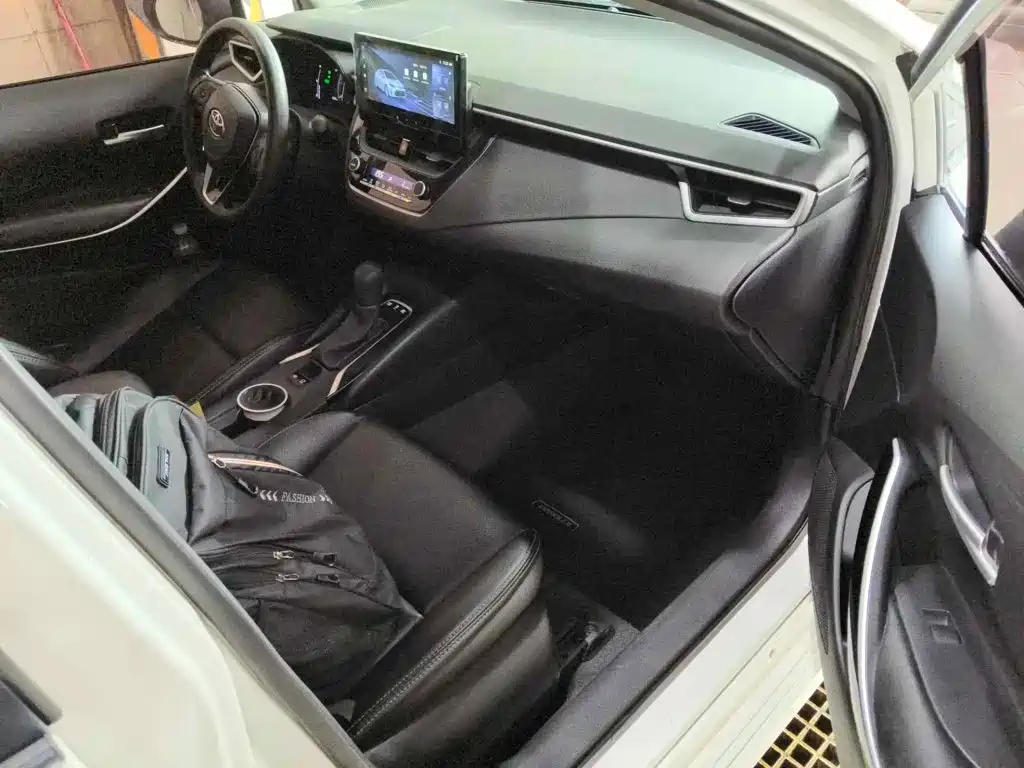 Photo 13 - Toyota Corolla