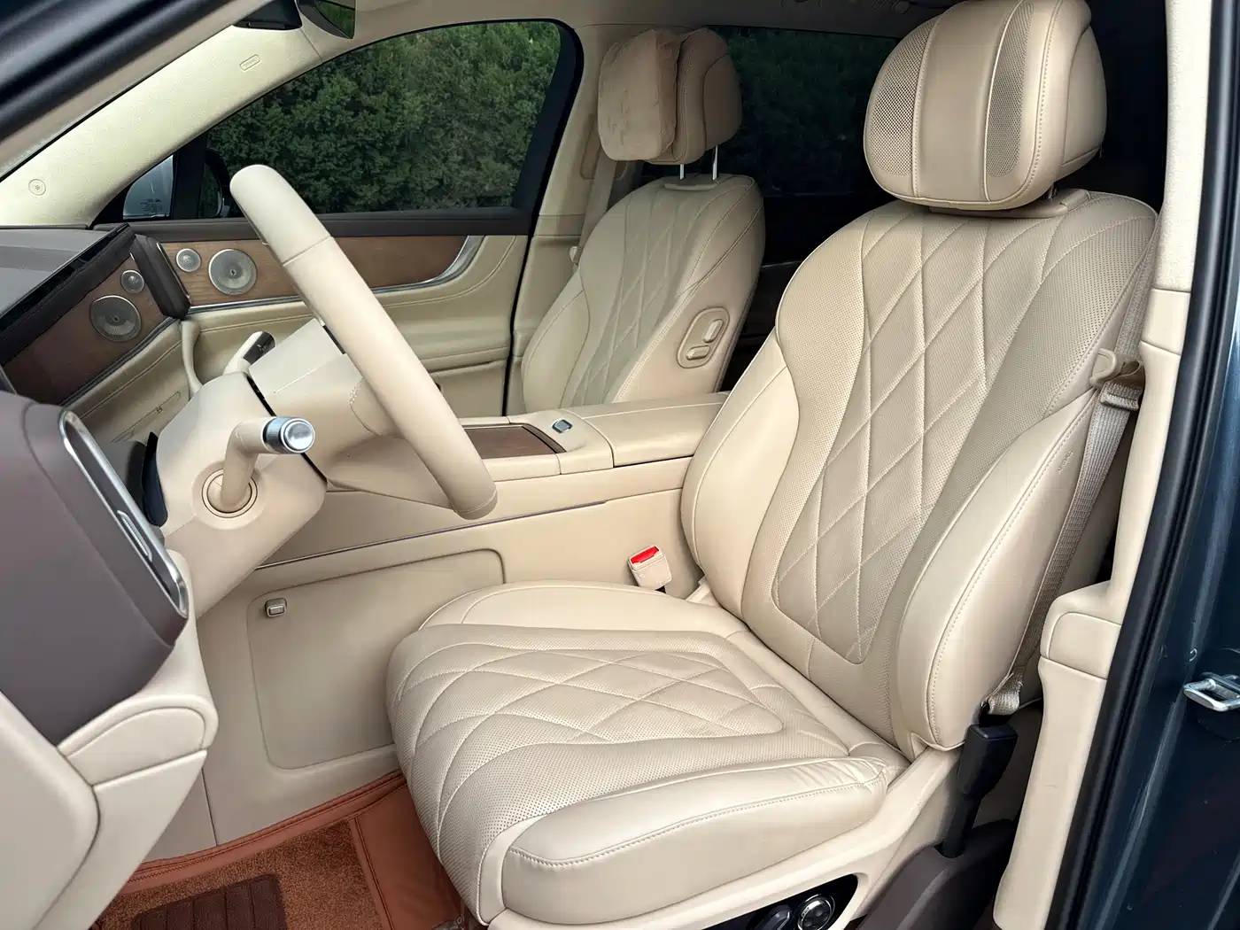 AITO Wenjie AITO M9 2024 Extended Range Ultra 42kWh 6-Seater фото 23