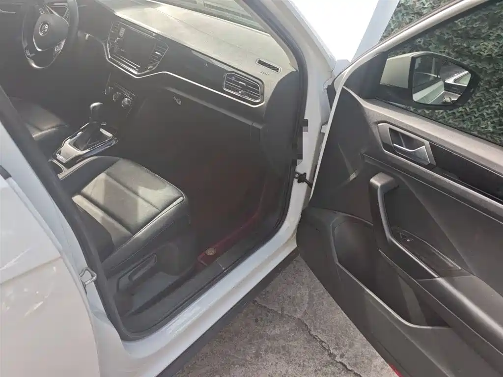 Volkswagen T-ROC 2020 280TSI DSG 2WD Comfort фото 20
