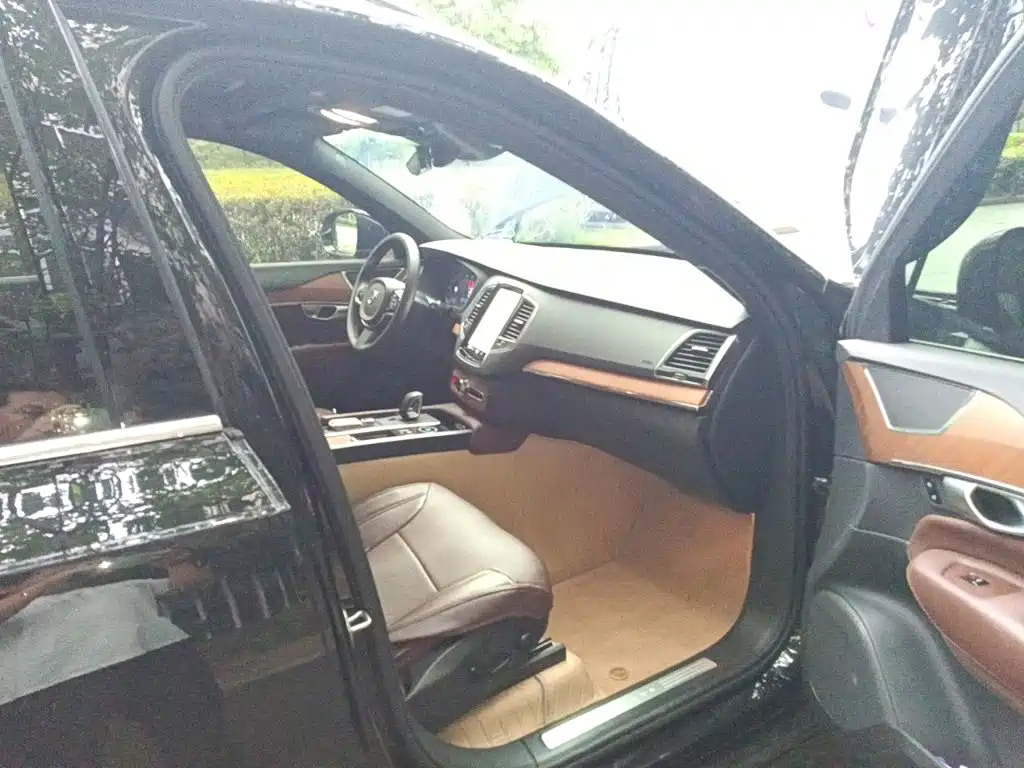 Volvo XC90 2024 2024 B5 Smart Luxury 5-Seater