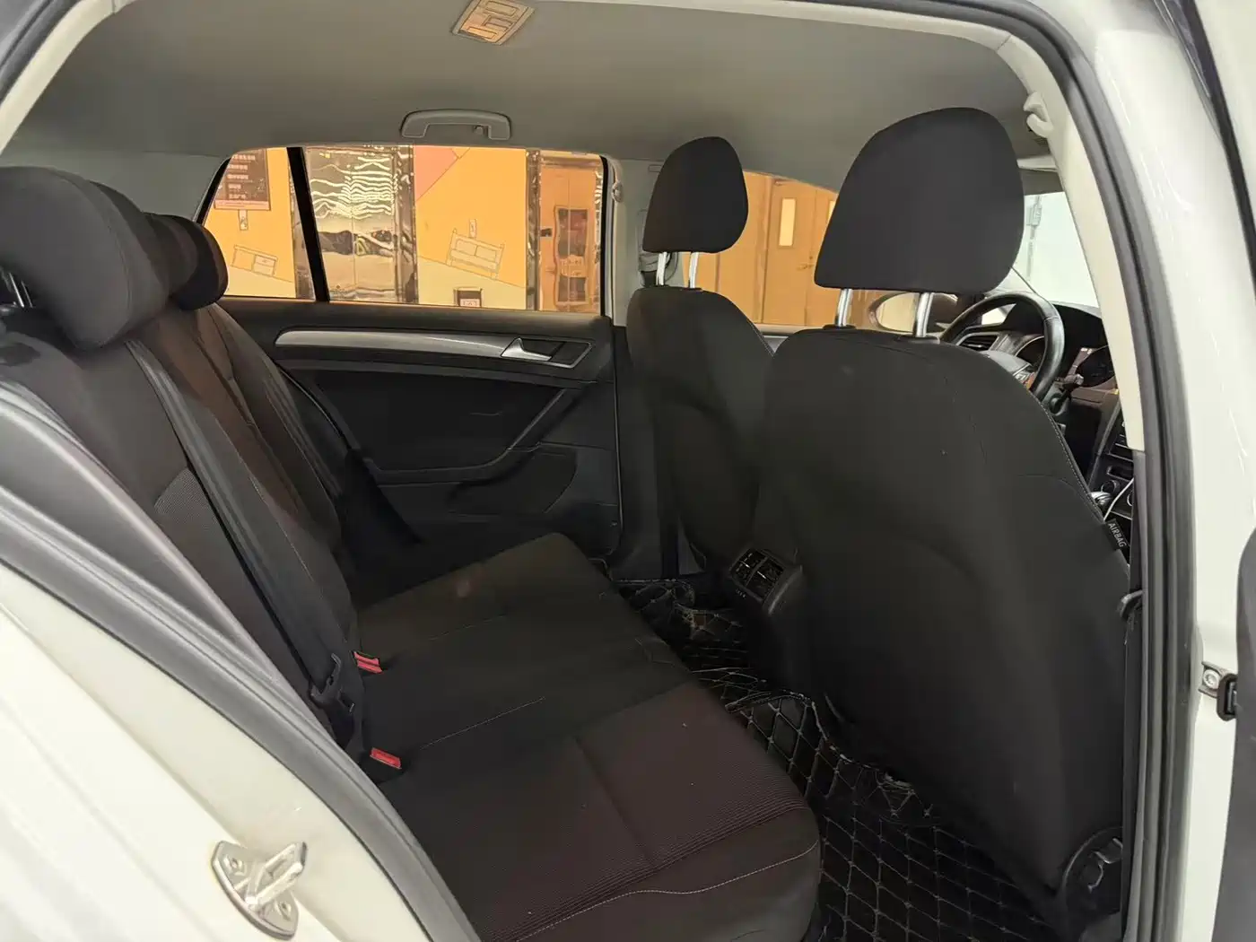 Фото 5 - Volkswagen Golf