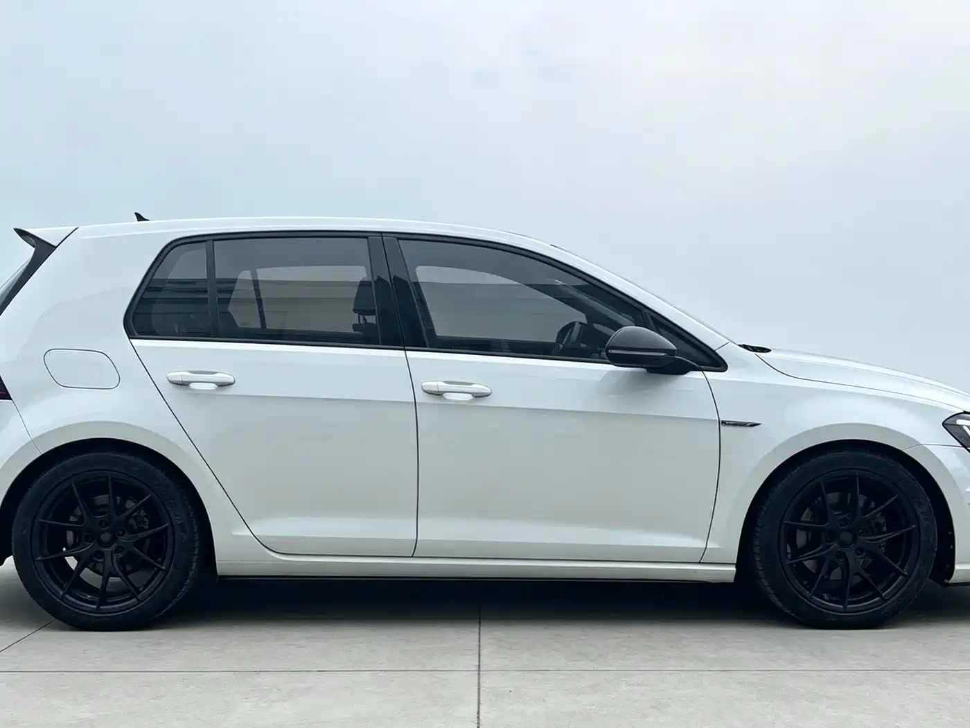 Фото 10 - Volkswagen Golf
