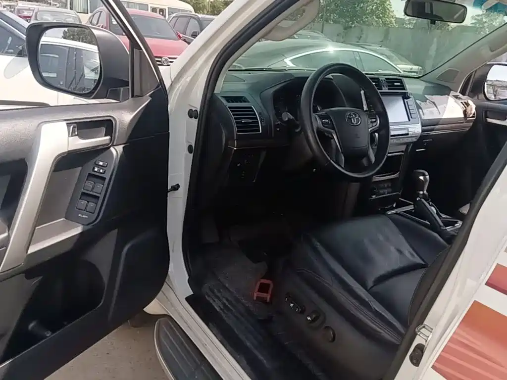 Фото 16 - Toyota Prado
