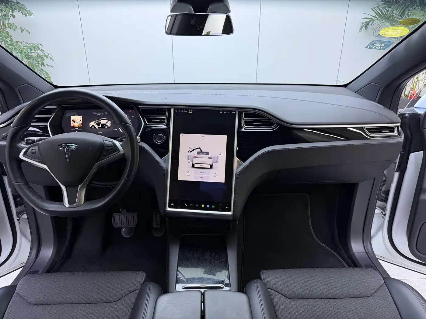 TESLA MODEL X