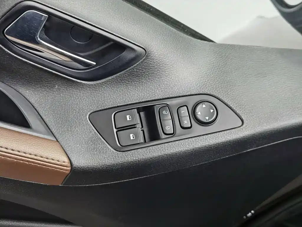 SAIC Maxus Maxus G10 2018 2018 PLUS 2.0T Automatic Elite Edition