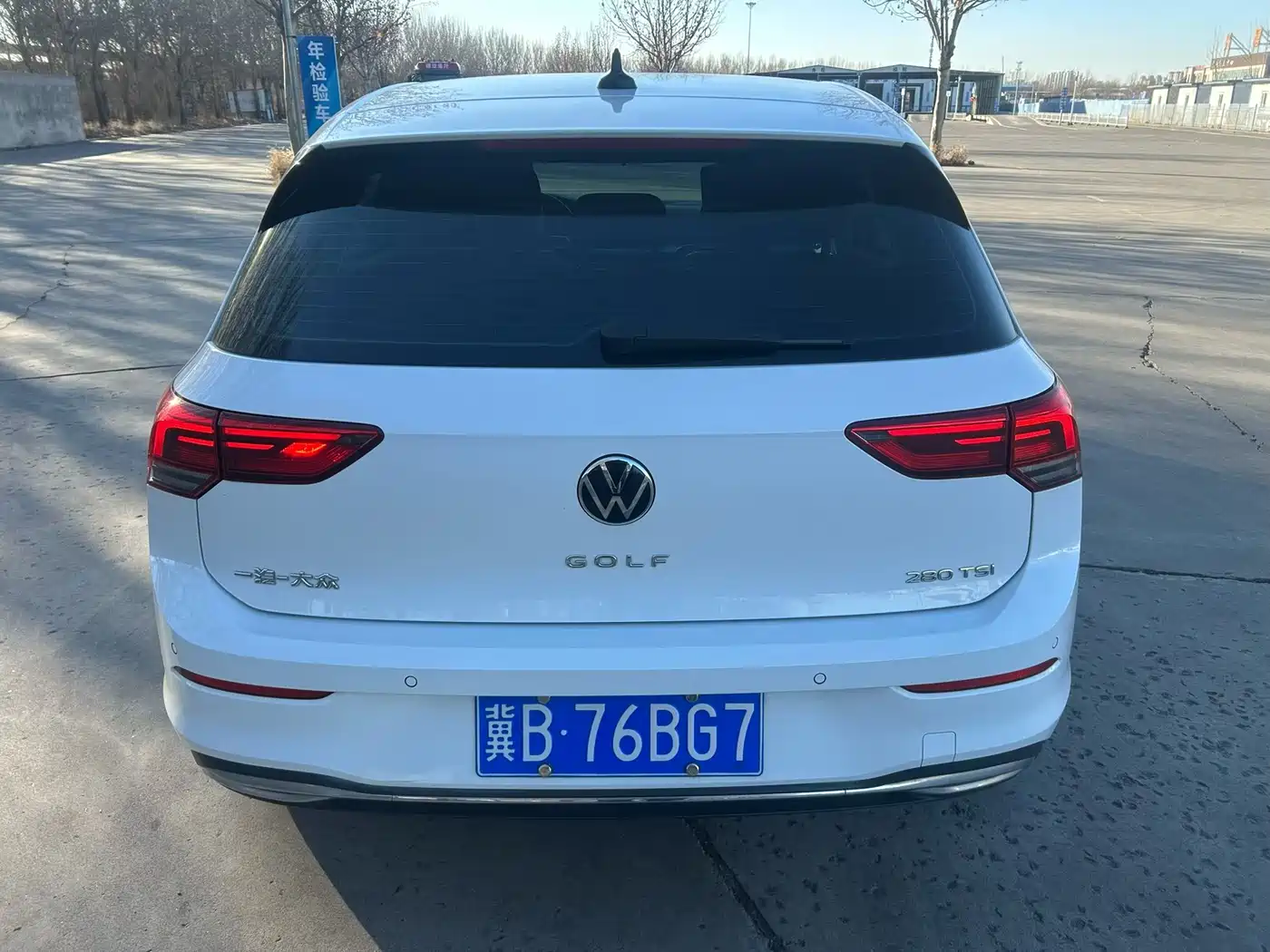 VOLKSWAGEN GOLF