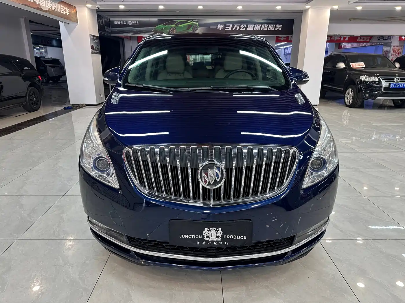 Buick GL8 2011 3.0L GT Luxury Business Elegance Edition фото 2