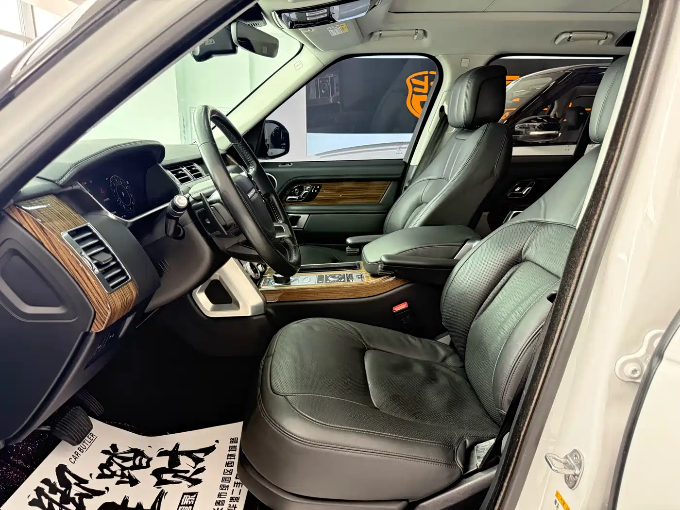 Land Rover Range Rover 2019 3.0 SCV6 Heritage Edition фото 4