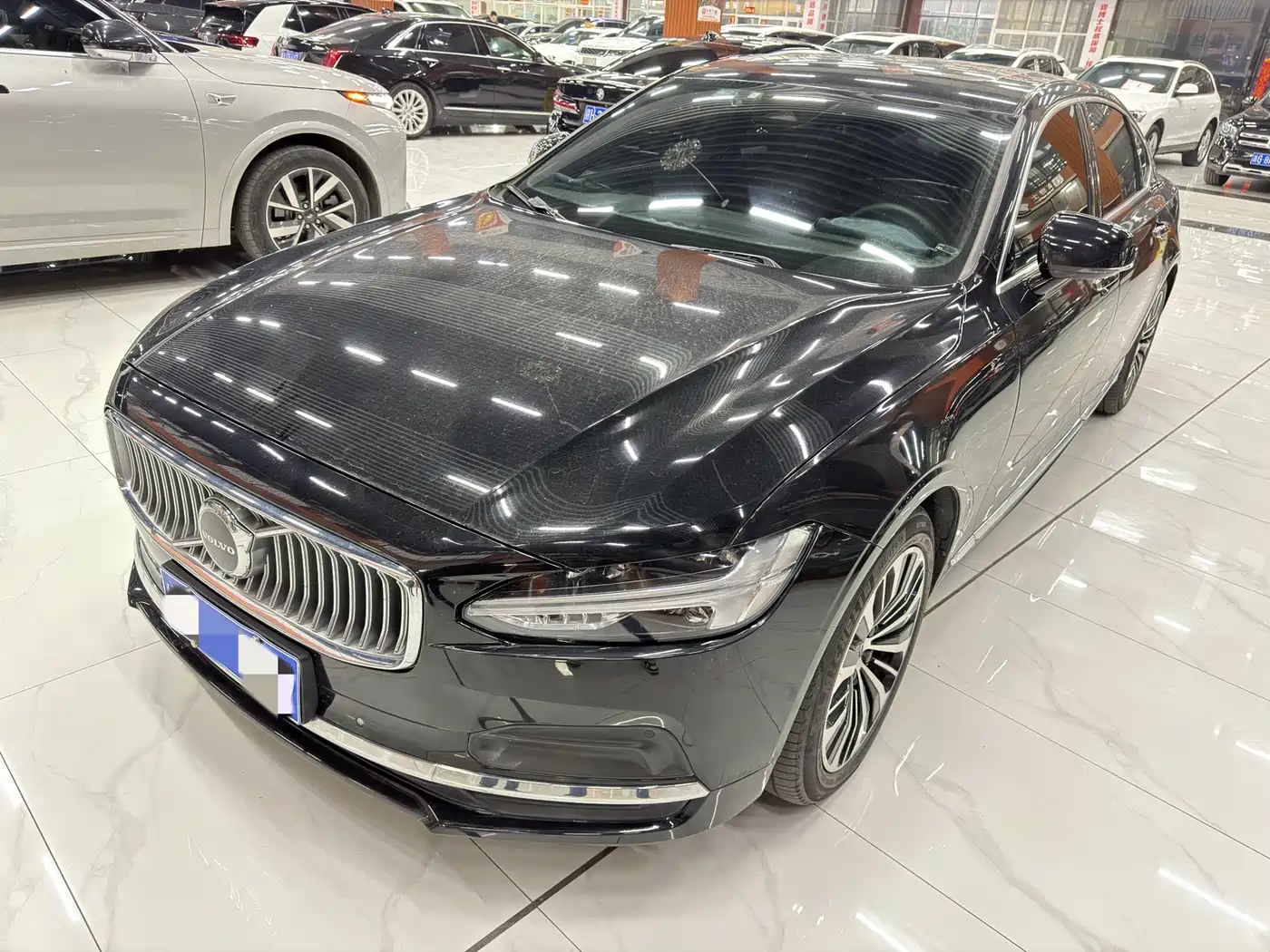 VOLVO S90