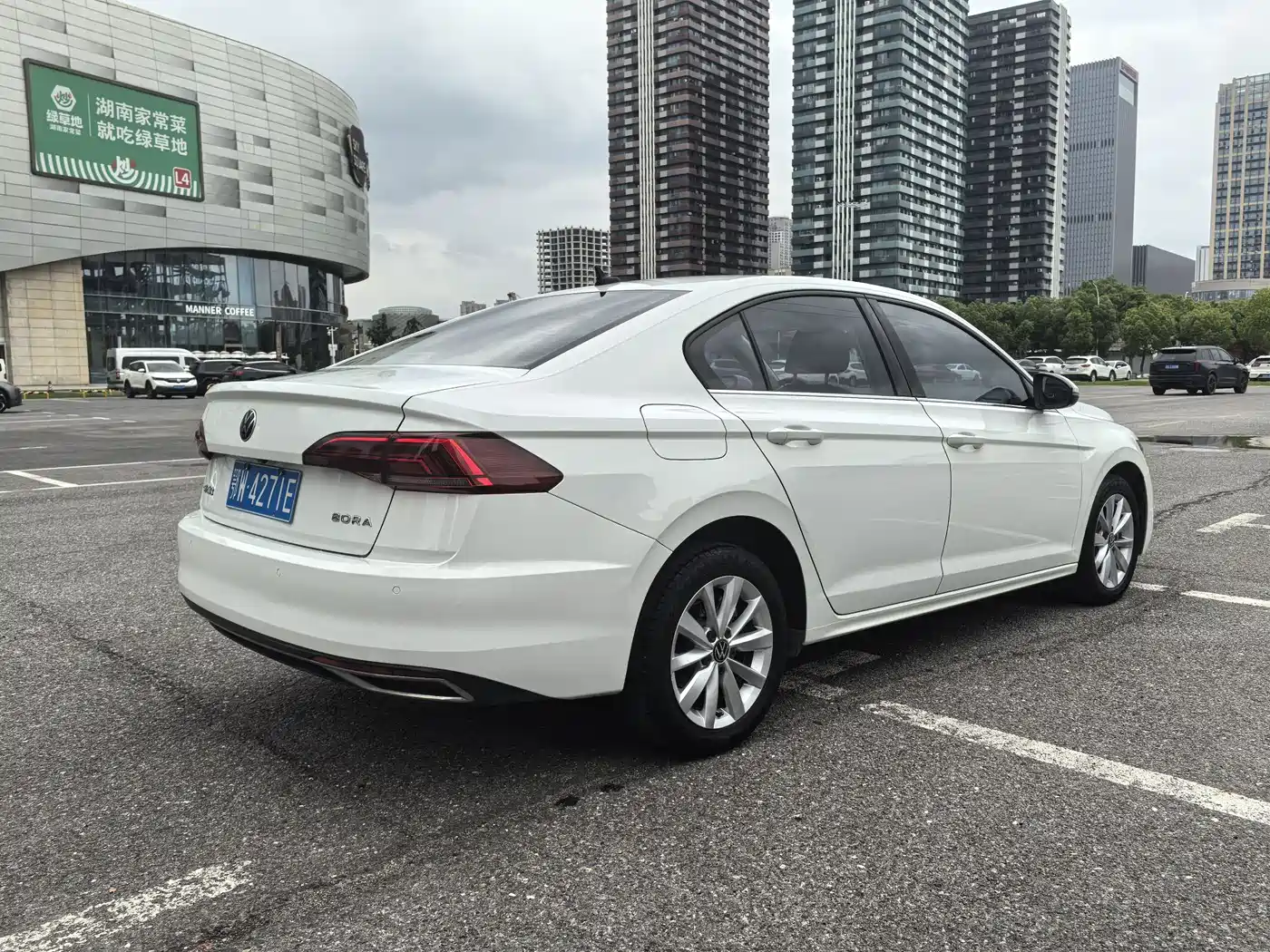 Volkswagen Bora 2021 1.5L Automatic Luxury Smart Edition фото 6