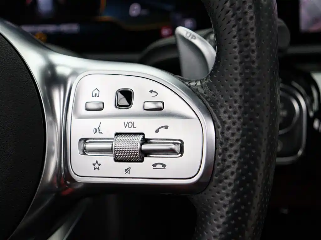 Mercedes-Benz A-Class AMG (Import) 2020 AMG A 35 4MATIC фото 14