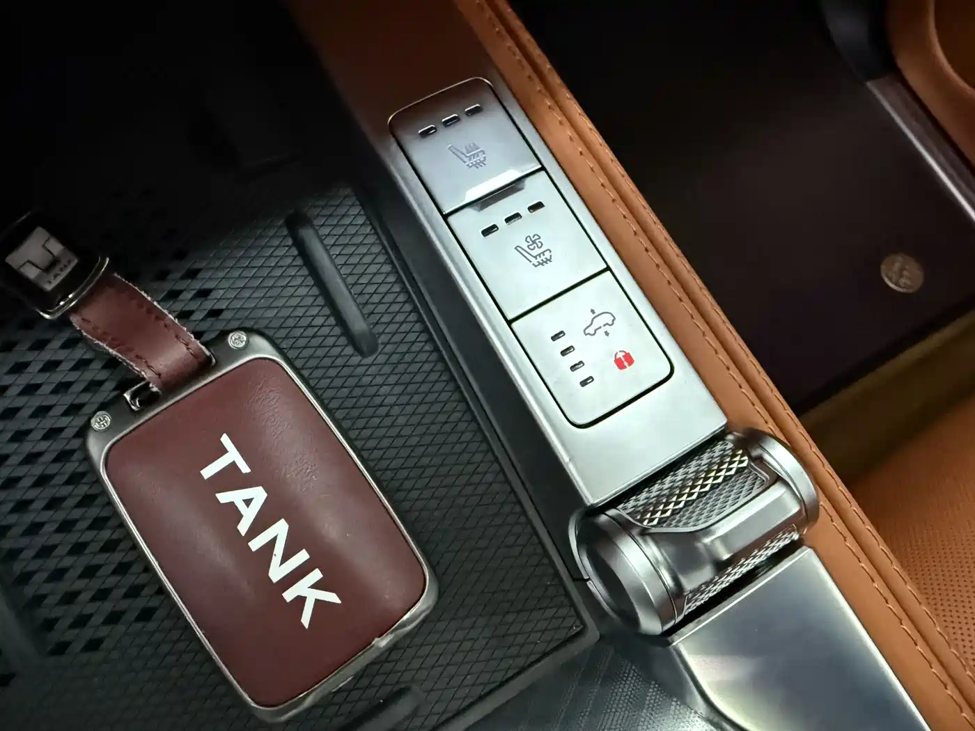 TANK TANK 700 NEW ENERGY