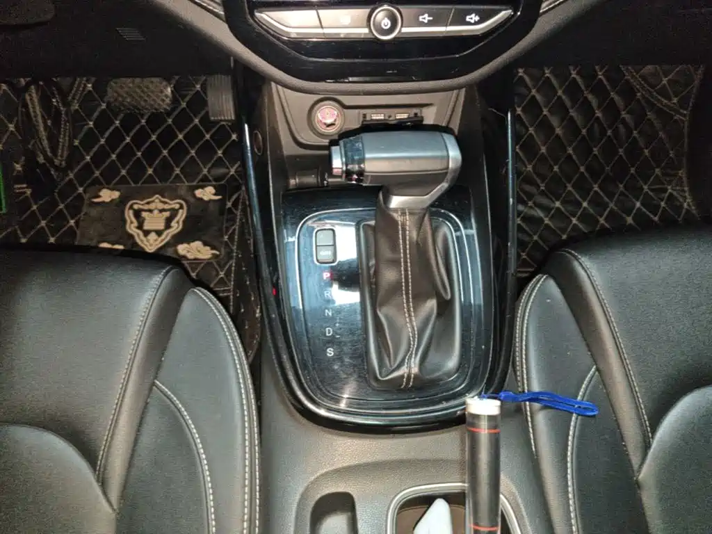 Baojun 530 2020 2021 Global Vehicle Anniversary Edition 1.5T CVT Premium Connected 7-seater