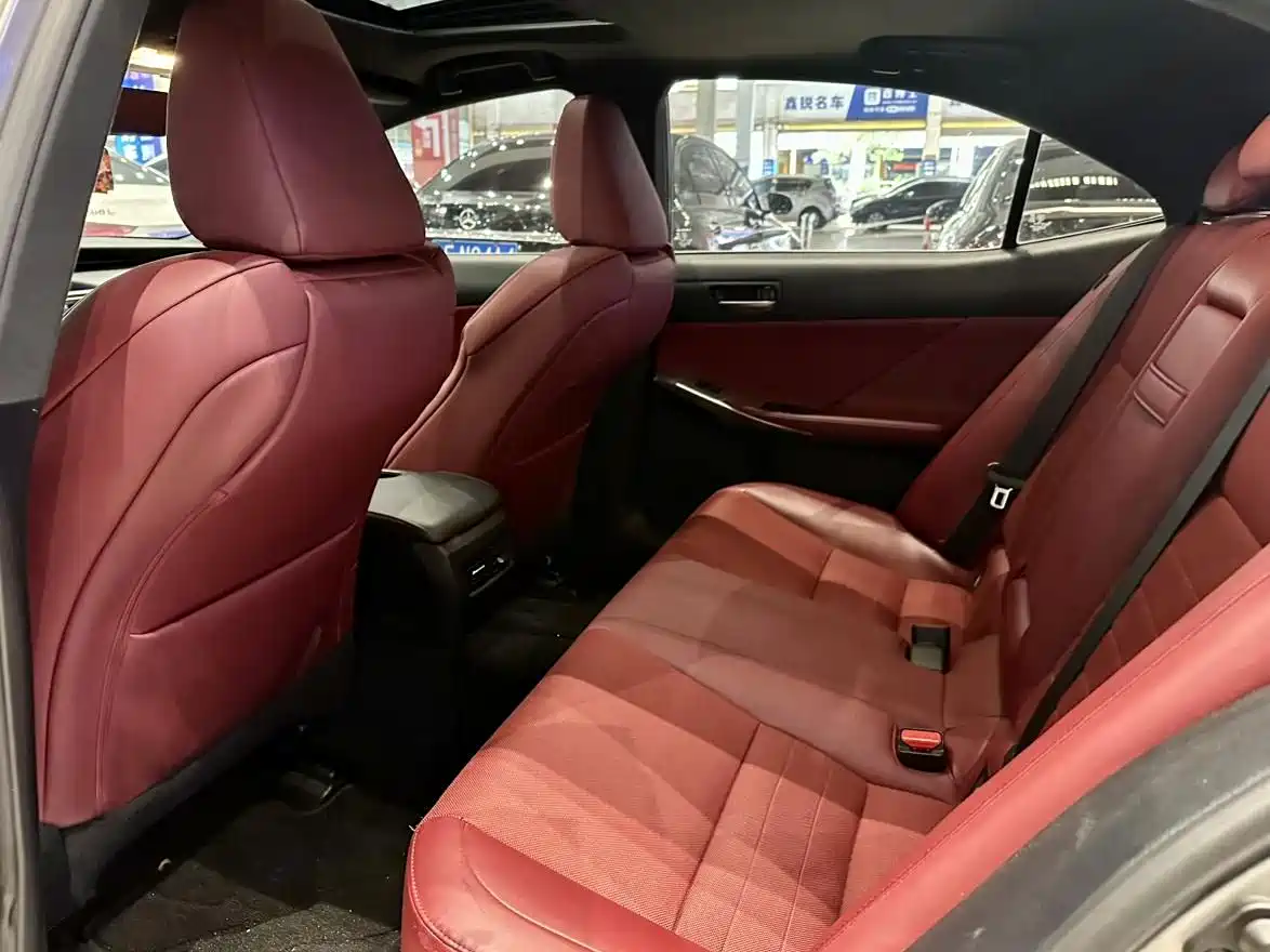 Lexus IS 2018 2017 300 F SPORT