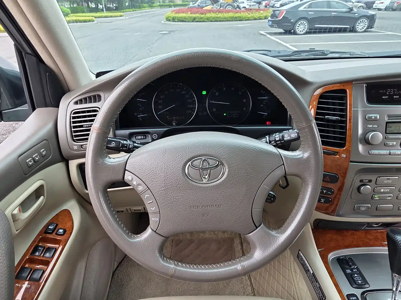 Toyota Land Cruiser фото 8