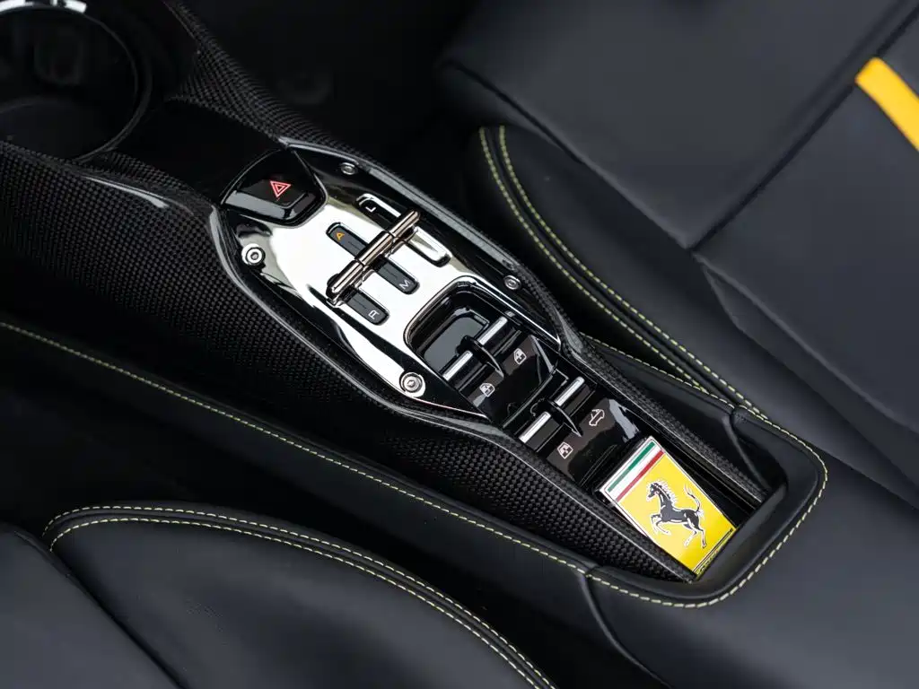 Ferrari SF90 2024 2021 3.9T V8 Spider