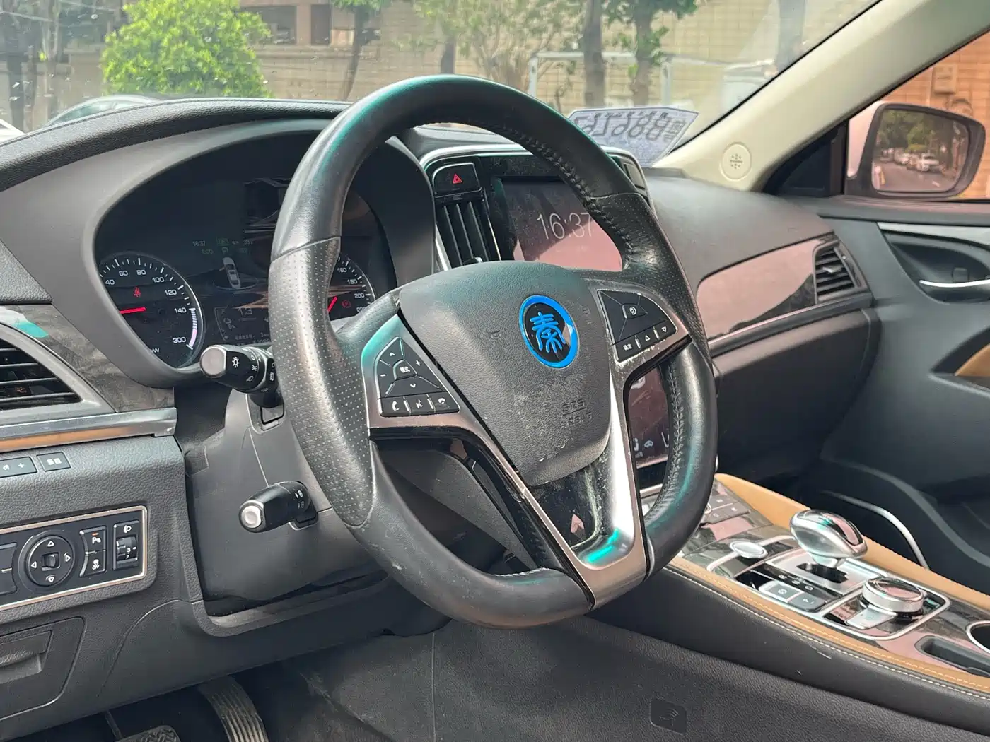 BYD Qin New Energy 2017 2017 1.5T Premium Model
