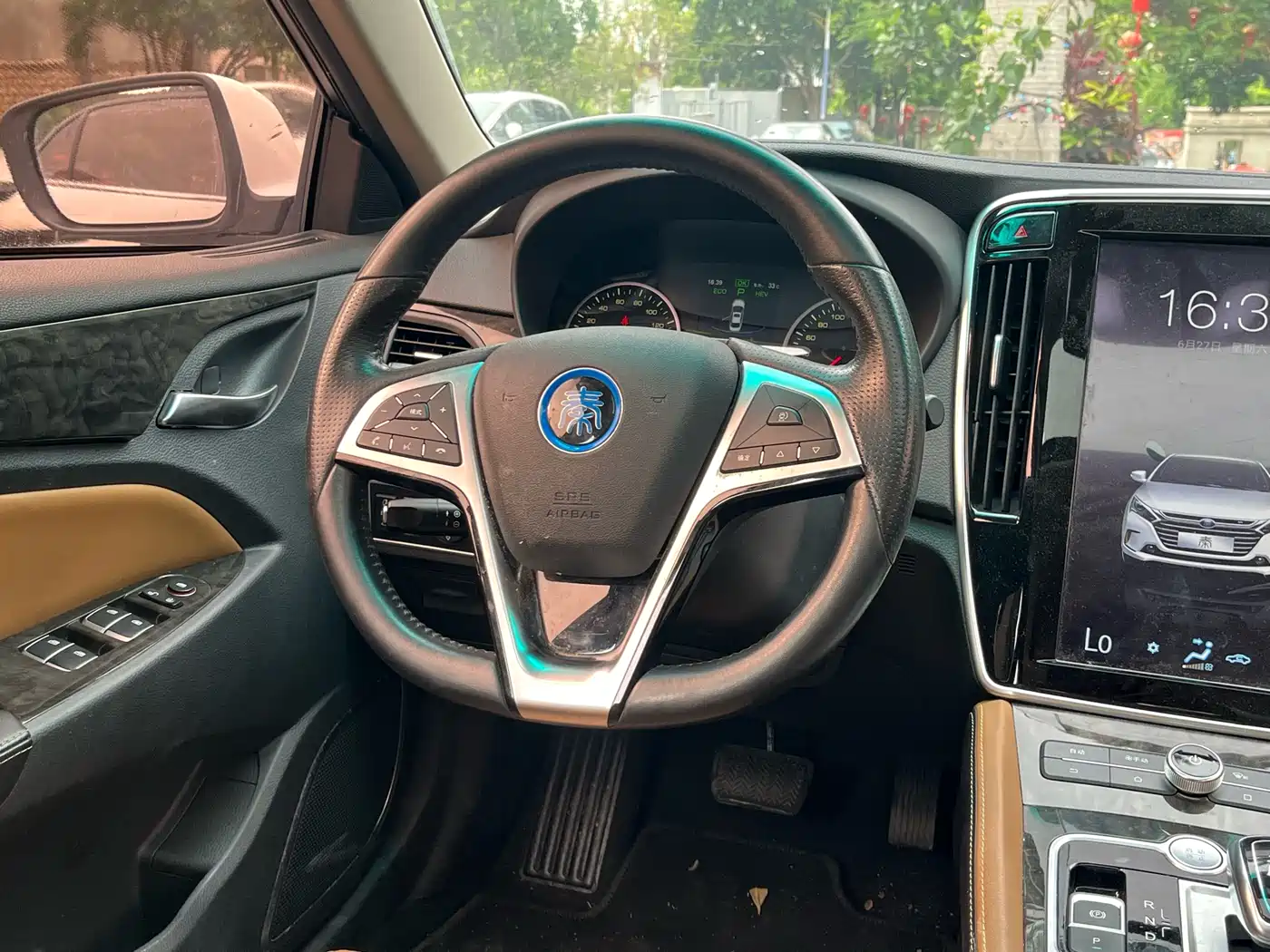BYD Qin New Energy 2017 2017 1.5T Premium Model