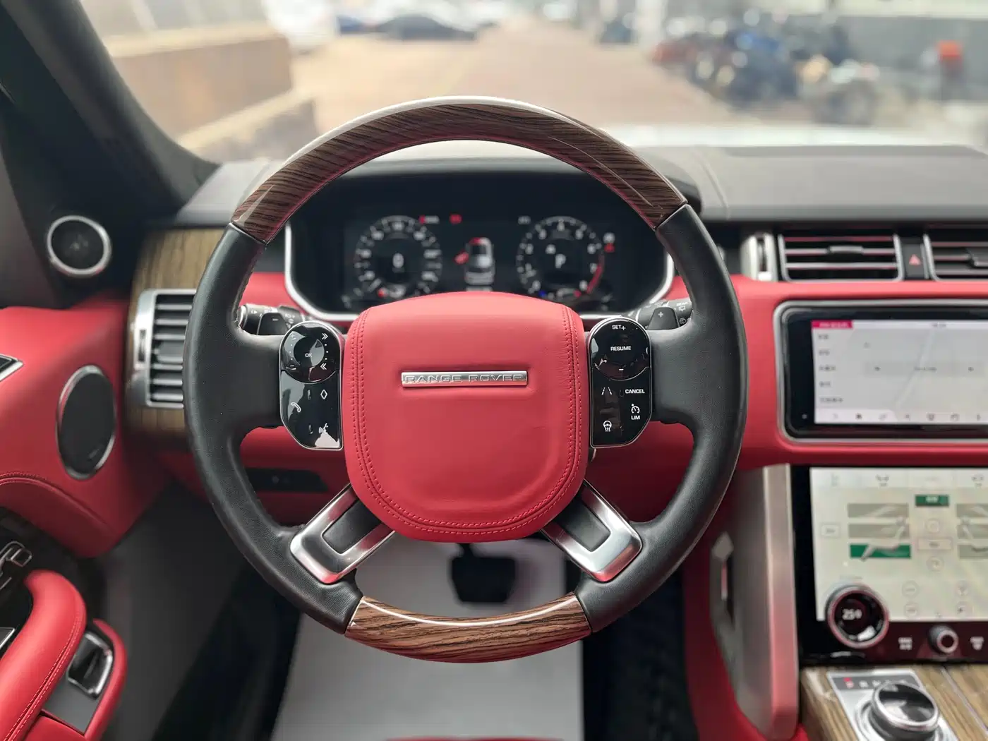 Land Rover Range Rover 2019 3.0 SC V6 Heritage Extended Edition фото 21