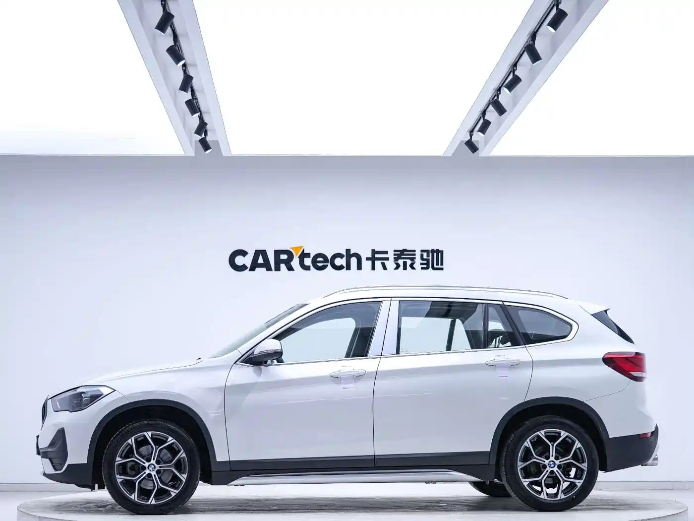 BMW X1 2020 sDrive20Li Premium Edition фото 3