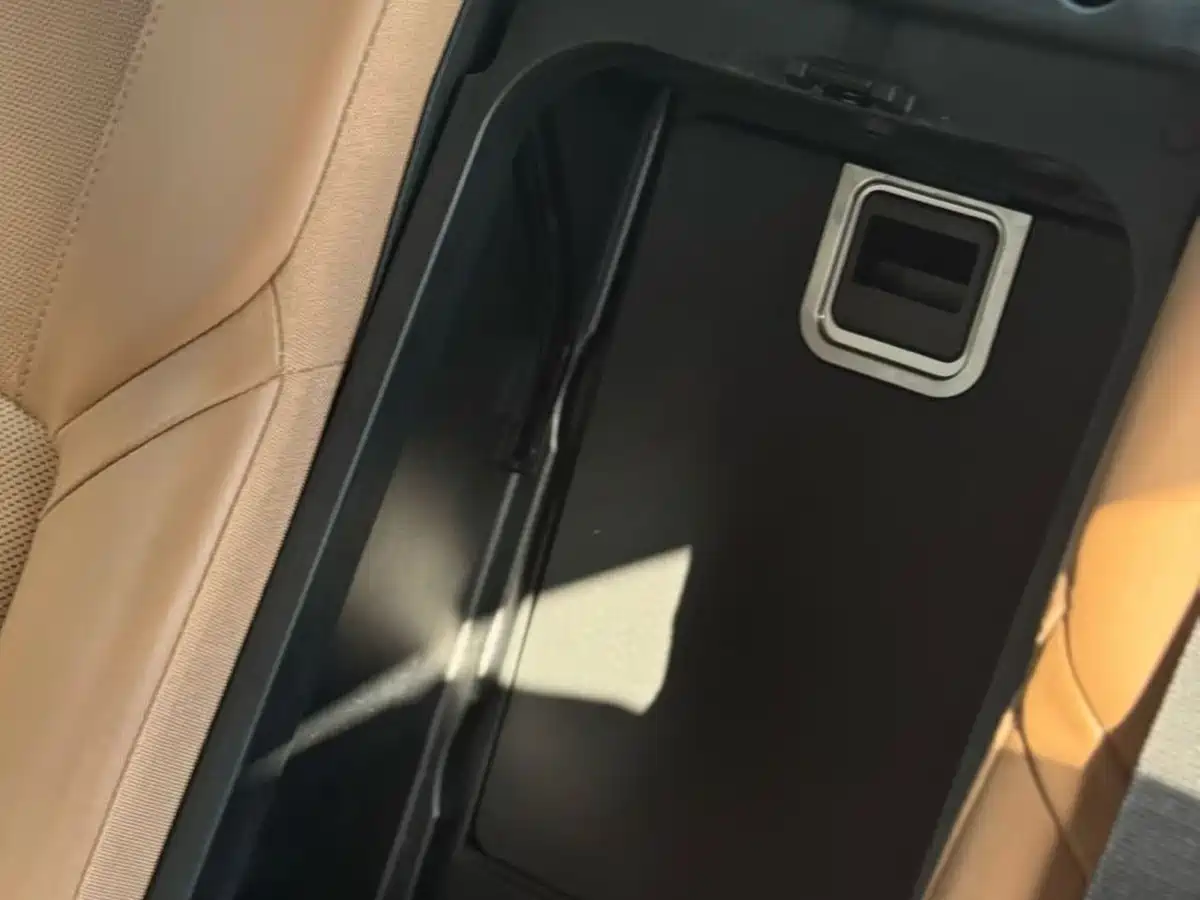 BMW 7 Series 2010 760Li фото 11