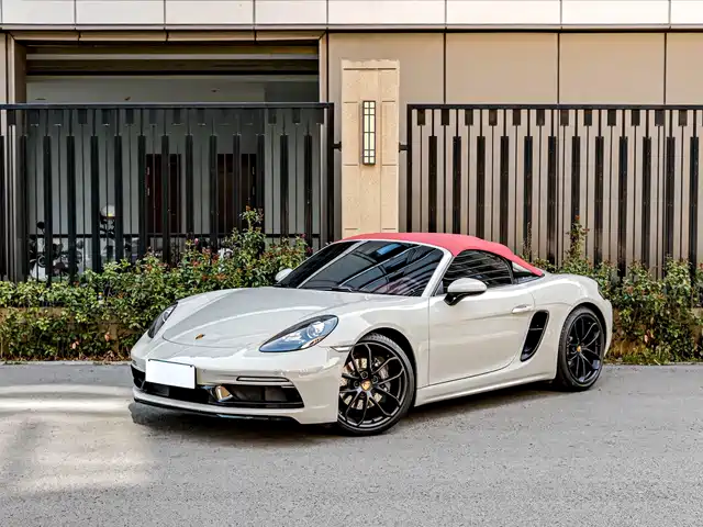 PORSCHE 718