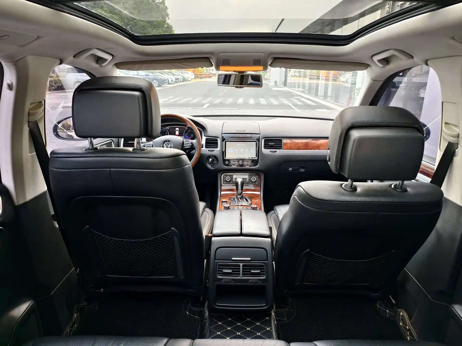 Фото 26 - Volkswagen Touareg