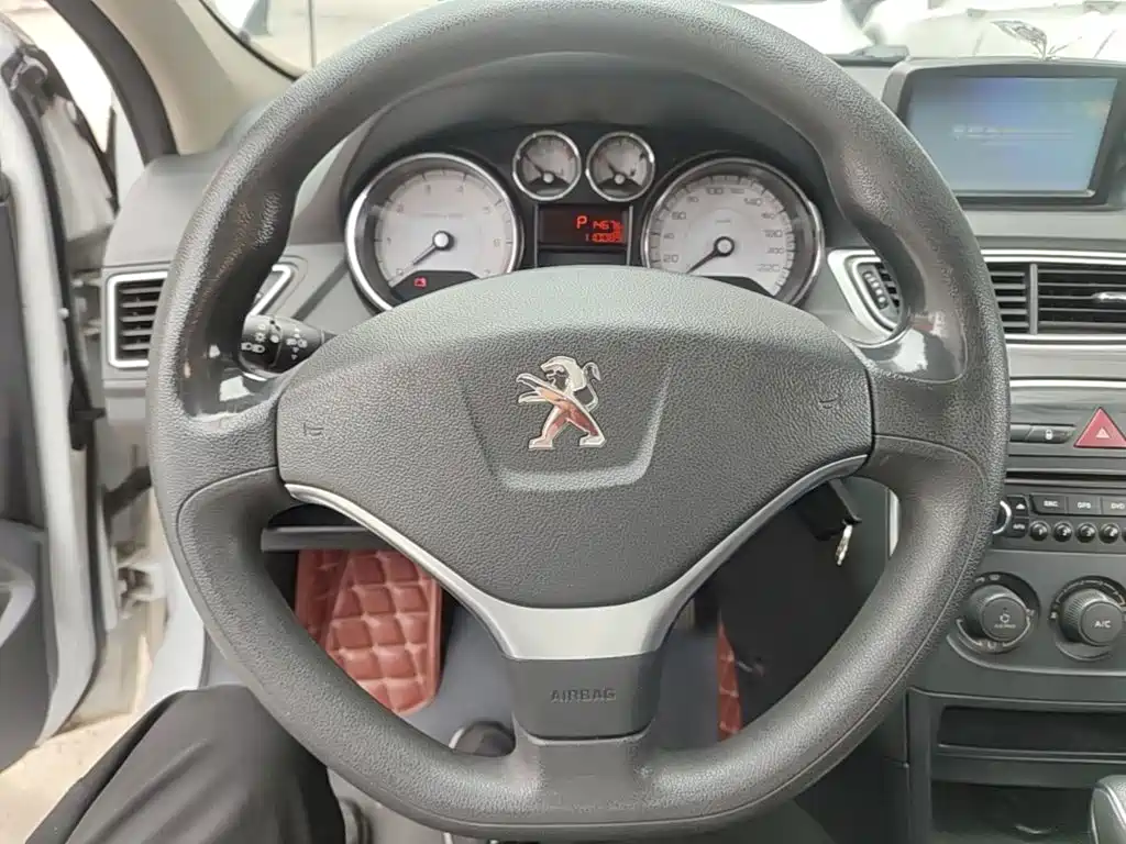 Peugeot 308 2015 2014 Model Joy Edition Classic 1.6L Automatic Superior Style