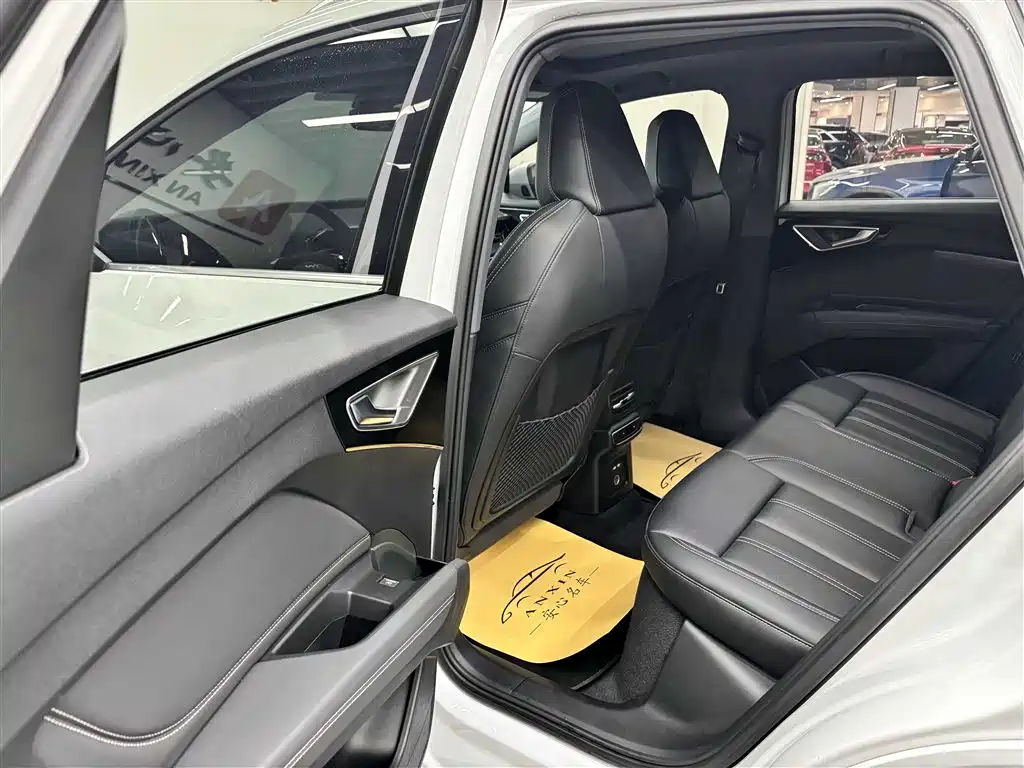 Audi Q4 e-tron 2024 40 e-tron Creation Edition фото 17