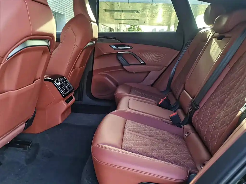 Audi Q5L 2026 Luxury Sport 150kW фото 12