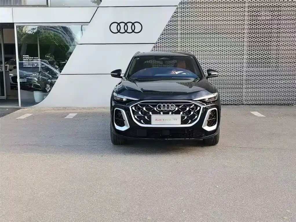Audi Q5L 2026 Luxury Sport 150kW фото 2