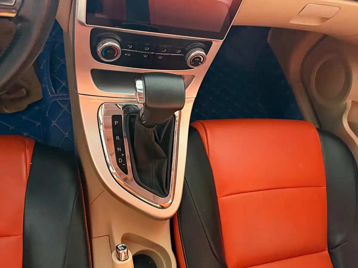 Zhonghua H330 2015 2013 1.5L Automatic Luxury